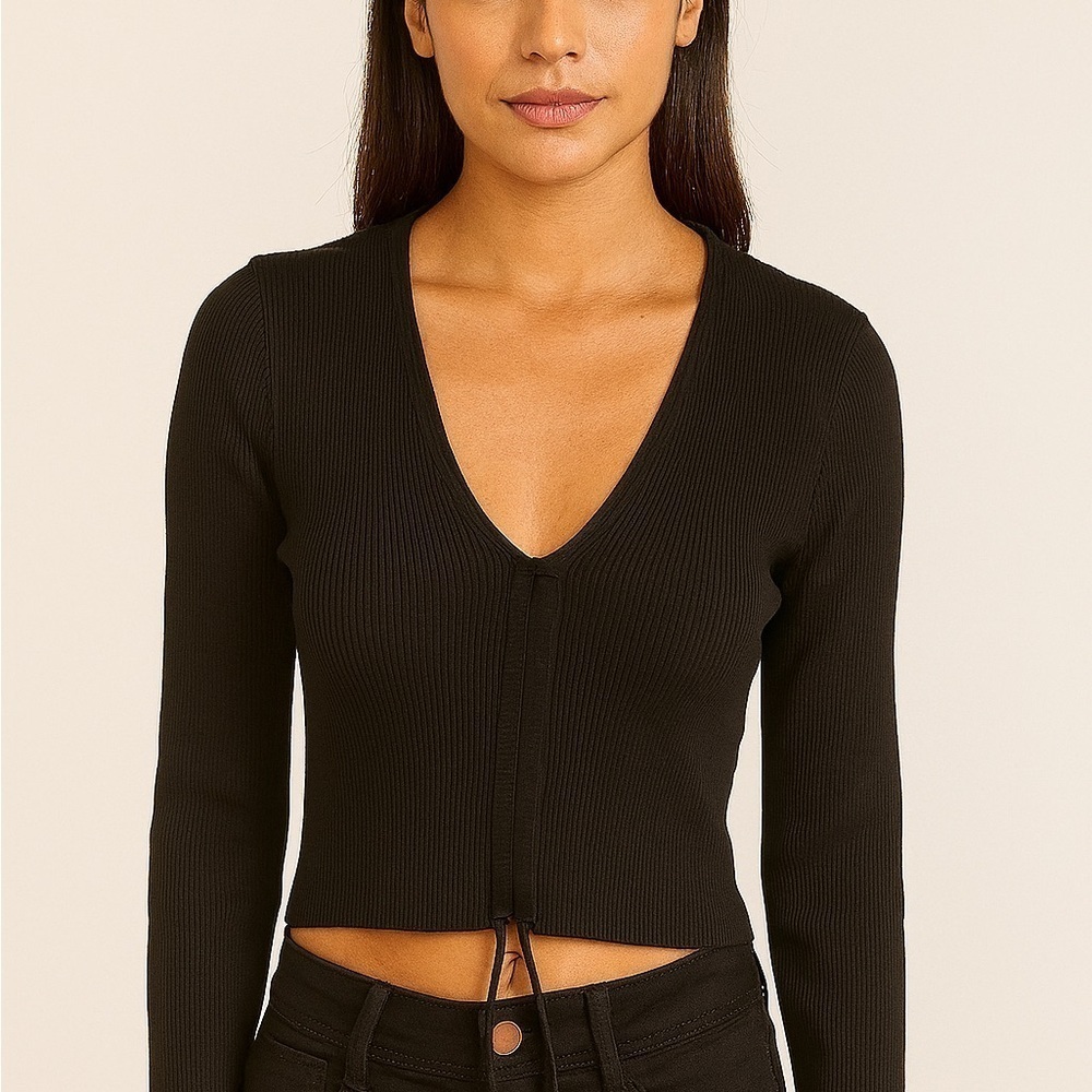 EUC Black Urban Outfitters V-Neck Ribbed Women's LS Top Size Medium (E3 - Picture 2 of 6